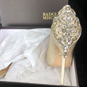 Size 9 1/2 Badgley Mischka heels